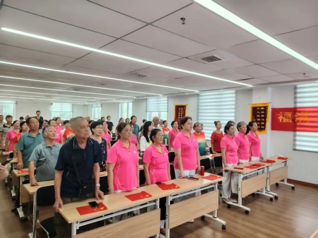 福满家园老人共观九三阅兵‖致敬抗战老兵•传承民族精神