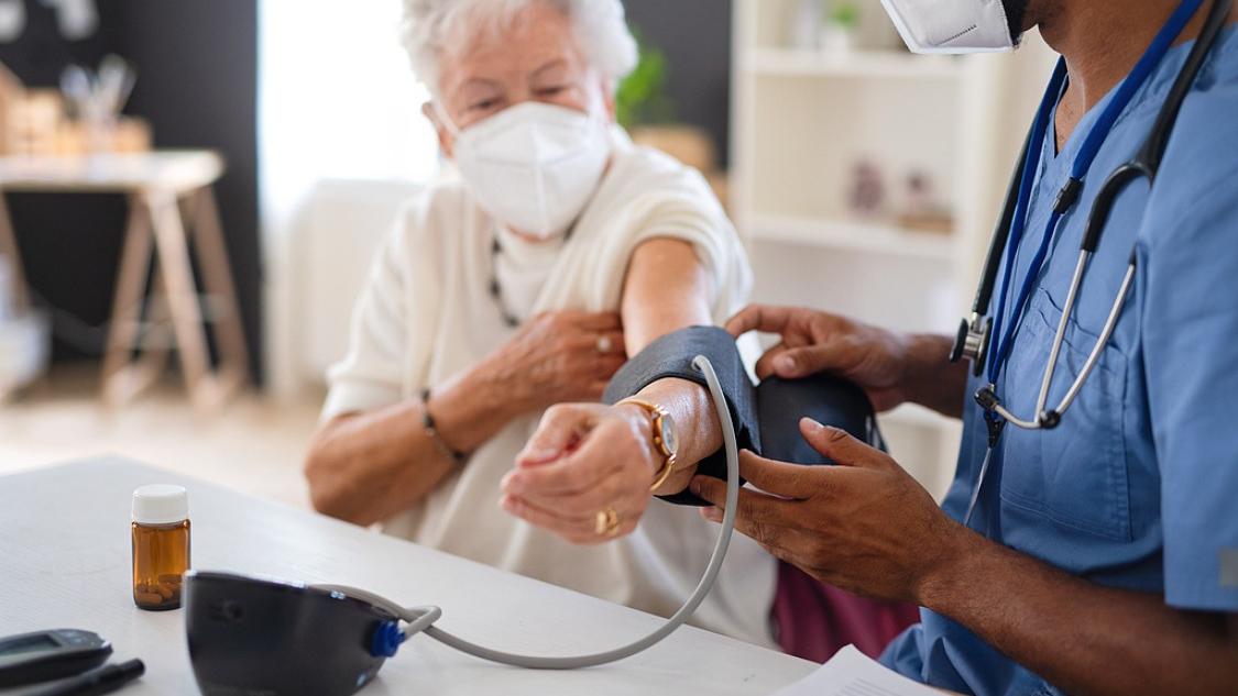 健全分级分类的养老服务体系